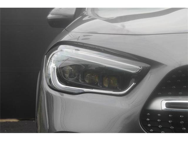 Mercedes-Benz GLA-Class 12