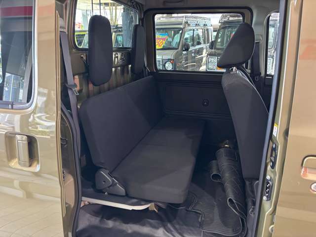Daihatsu Hijet Deck Van 12