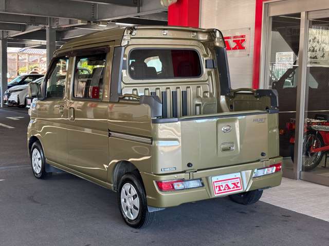 Daihatsu Hijet Deck Van 3
