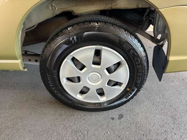 Daihatsu Hijet Deck Van 9