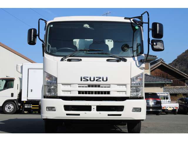 Isuzu Forward 2
