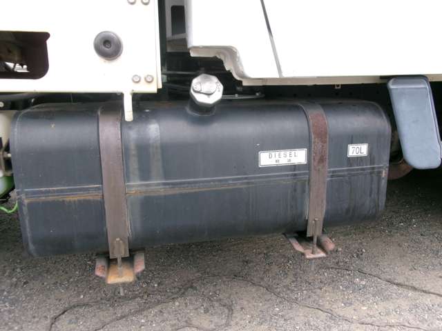 Mitsubishi Fuso Canter 12
