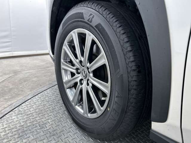 Lexus NX 8