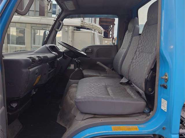 Isuzu Elf 8