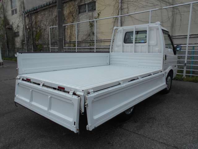 Mazda Bongo Truck 11