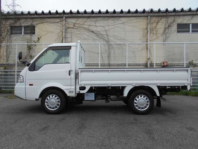 Mazda Bongo Truck 4