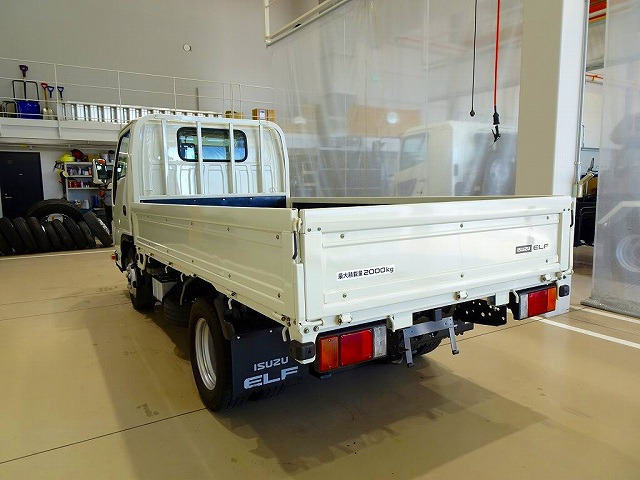 Isuzu Elf 12