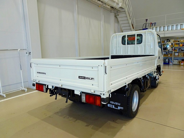 Isuzu Elf 2