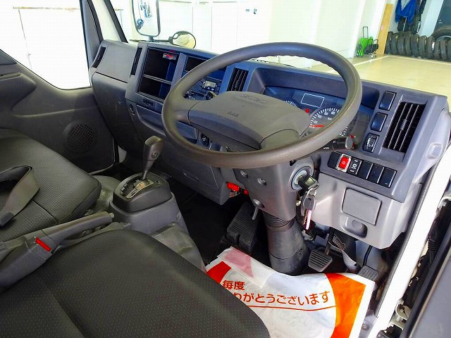 Isuzu Elf 3