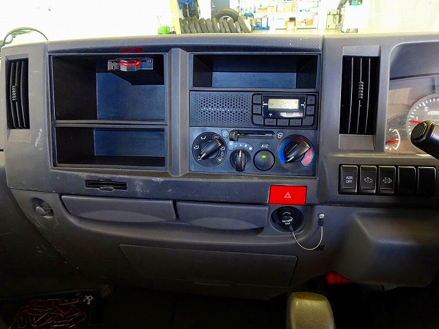 Isuzu Elf 4