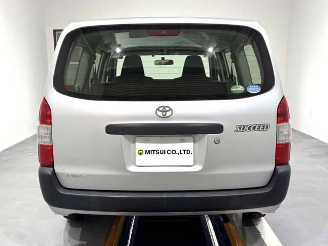 Toyota Succeed Van 7