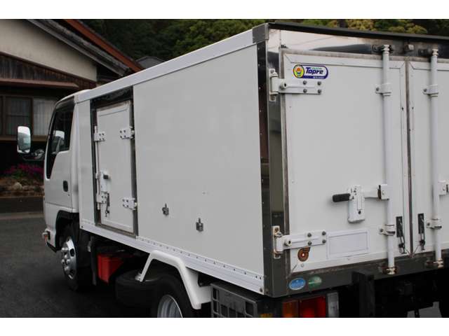 Isuzu Elf 12