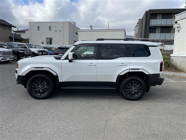 Toyota Land Cruiser 250 6