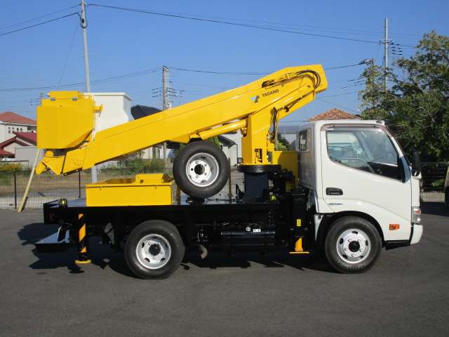 Hino Dutro 5