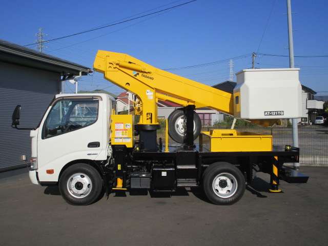 Hino Dutro 6