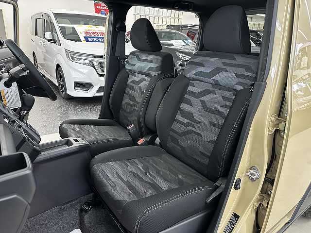 Daihatsu Taft 6