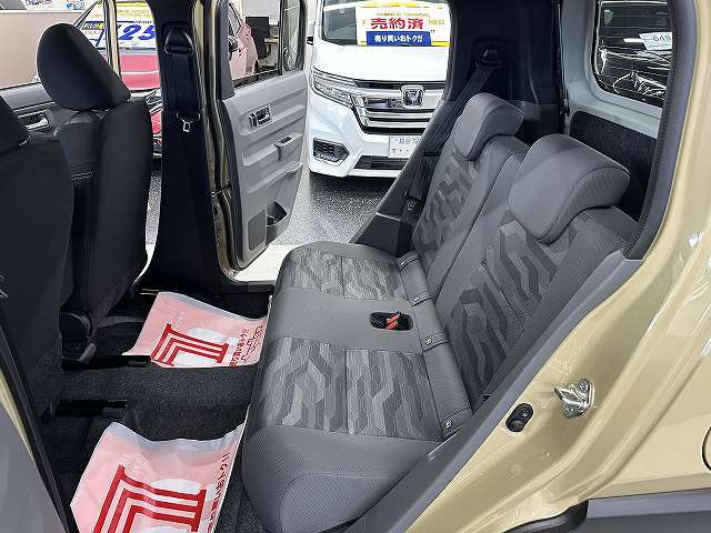 Daihatsu Taft 7