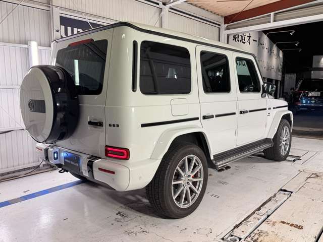 Mercedes-Benz G-Class 4
