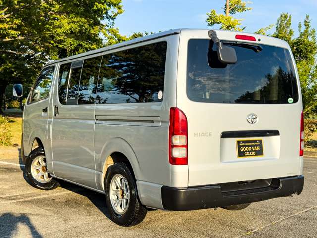 Toyota Hiace Van 2