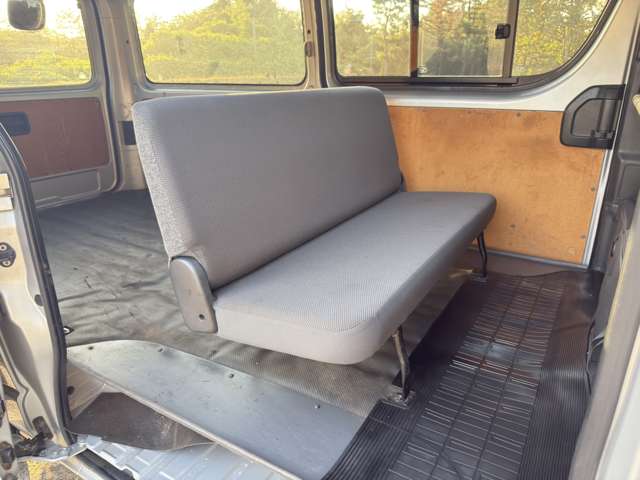Toyota Hiace Van 8