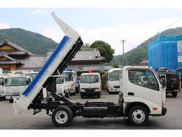 Hino Dutro 5