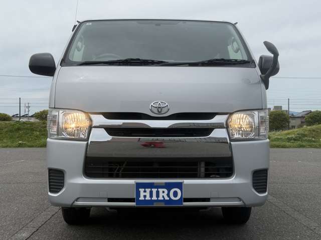 Toyota Hiace Van 11