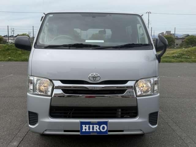 Toyota Hiace Van 12
