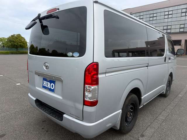 Toyota Hiace Van 4