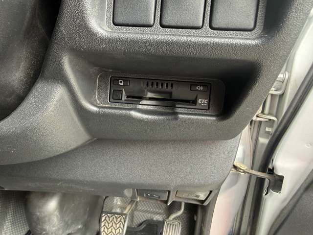 Toyota Hiace Van 7