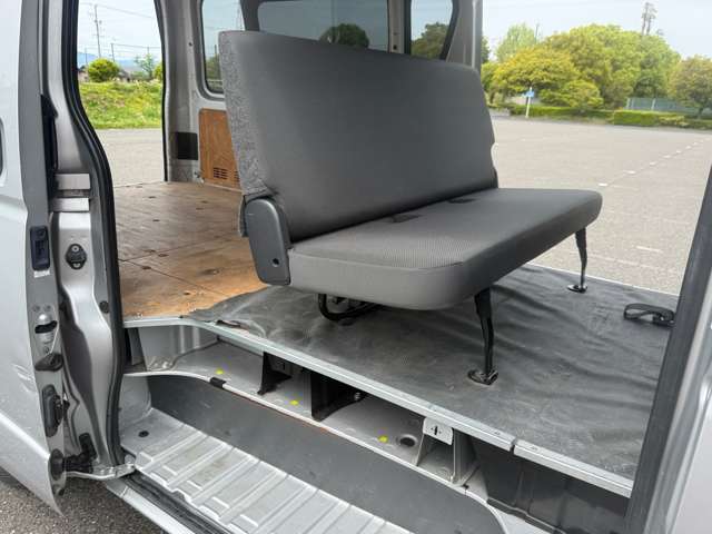 Toyota Hiace Van 9