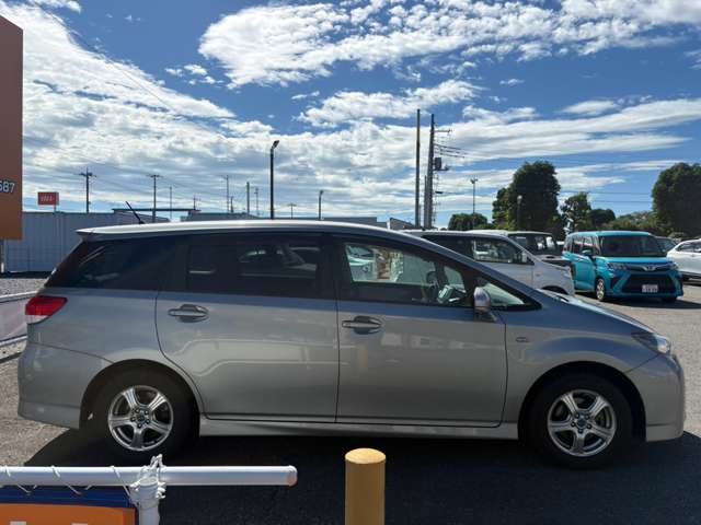 Toyota Wish 5