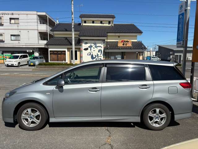 Toyota Wish 9