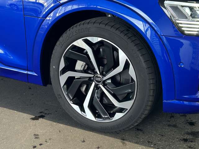 Audi Q8 Sportback e-tron 6