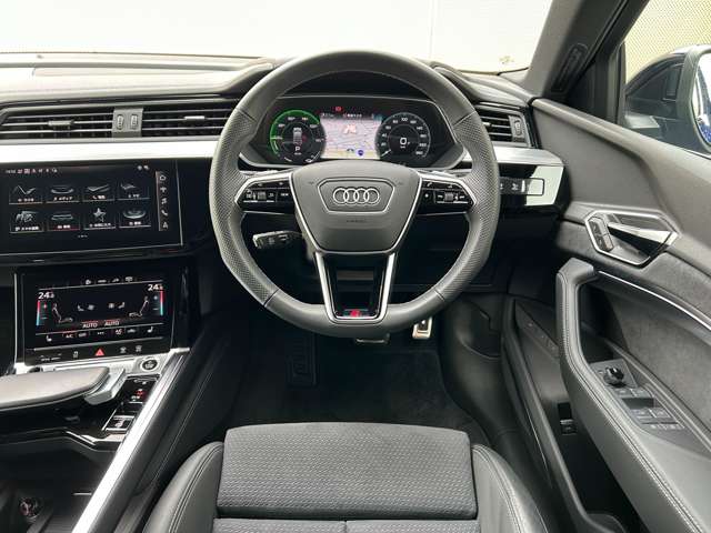 Audi Q8 Sportback e-tron 8