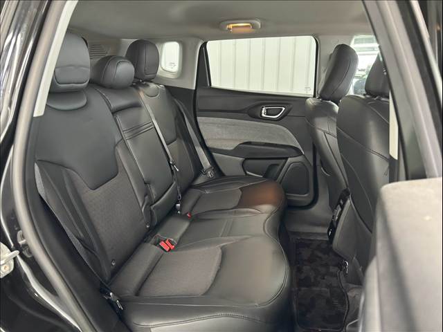 Jeep Compass 8