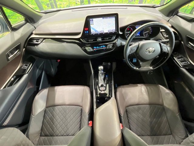 Toyota C-HR 2