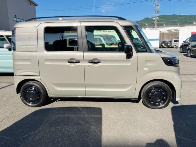 Suzuki Spacia Base 6