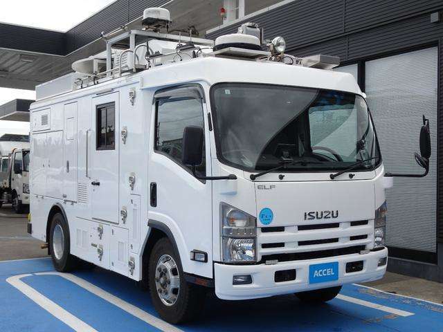 Isuzu Elf 12