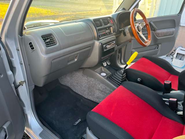 Suzuki Jimny 12