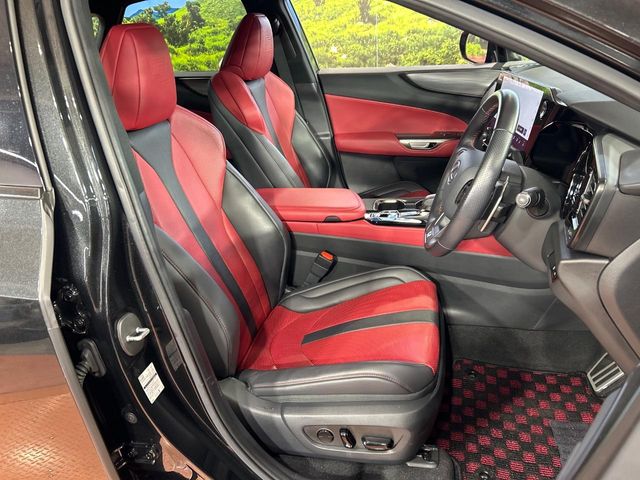 Lexus NX 8