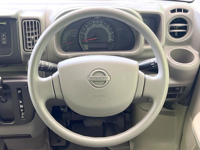 Nissan NV100 Clipper 11