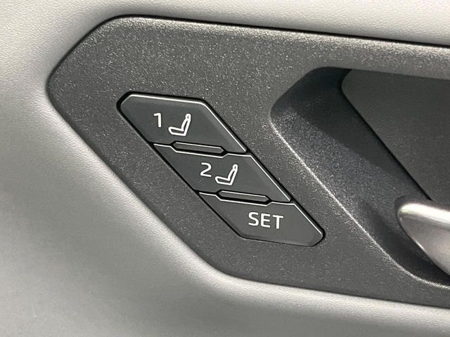 Toyota RAV4 8