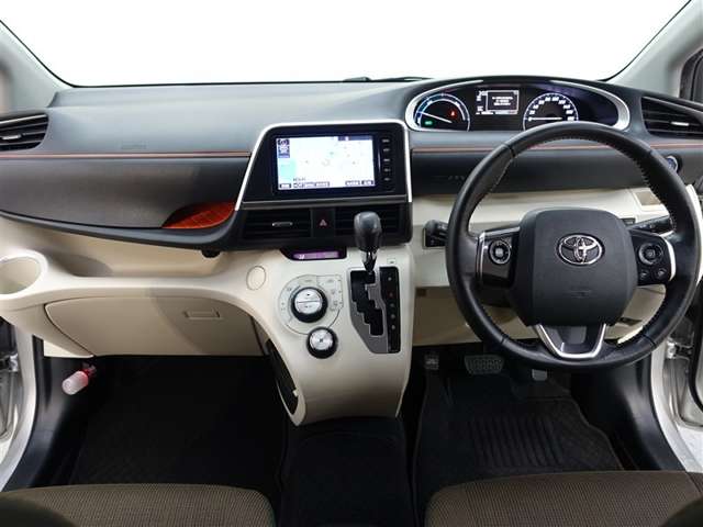 Toyota Sienta 9