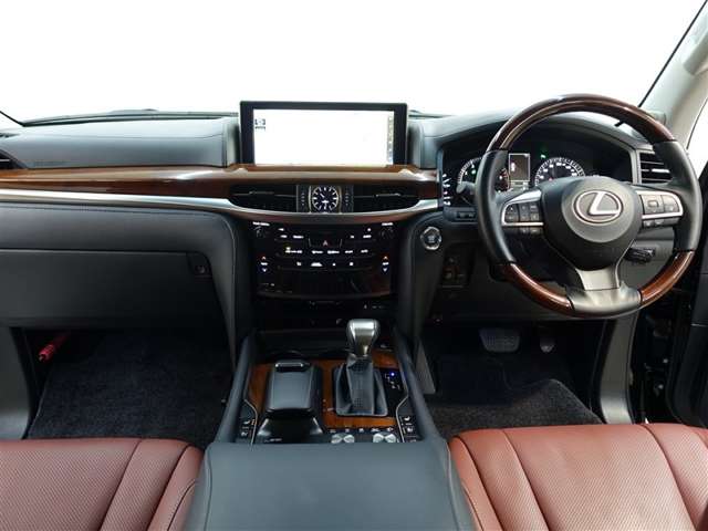 Lexus LX 9