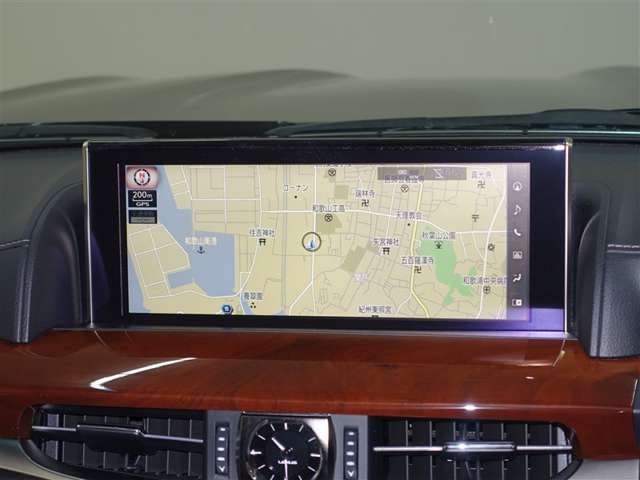 Lexus LX 10