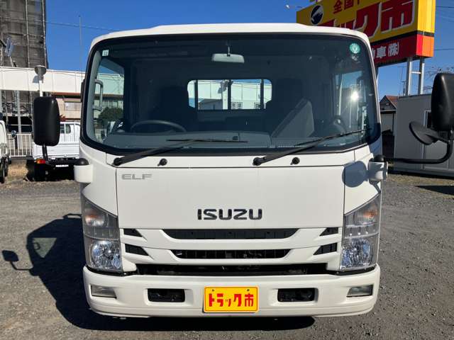 Isuzu Elf 12