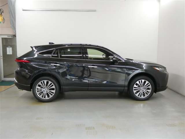 Toyota Harrier 4