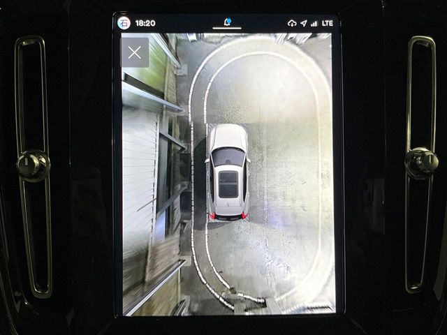 Volvo XC40 8