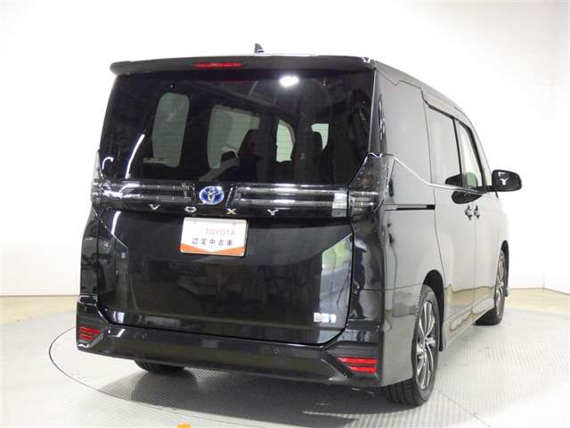 Toyota Voxy 6