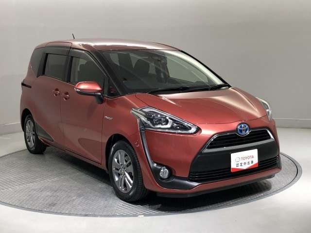 Toyota Sienta 11